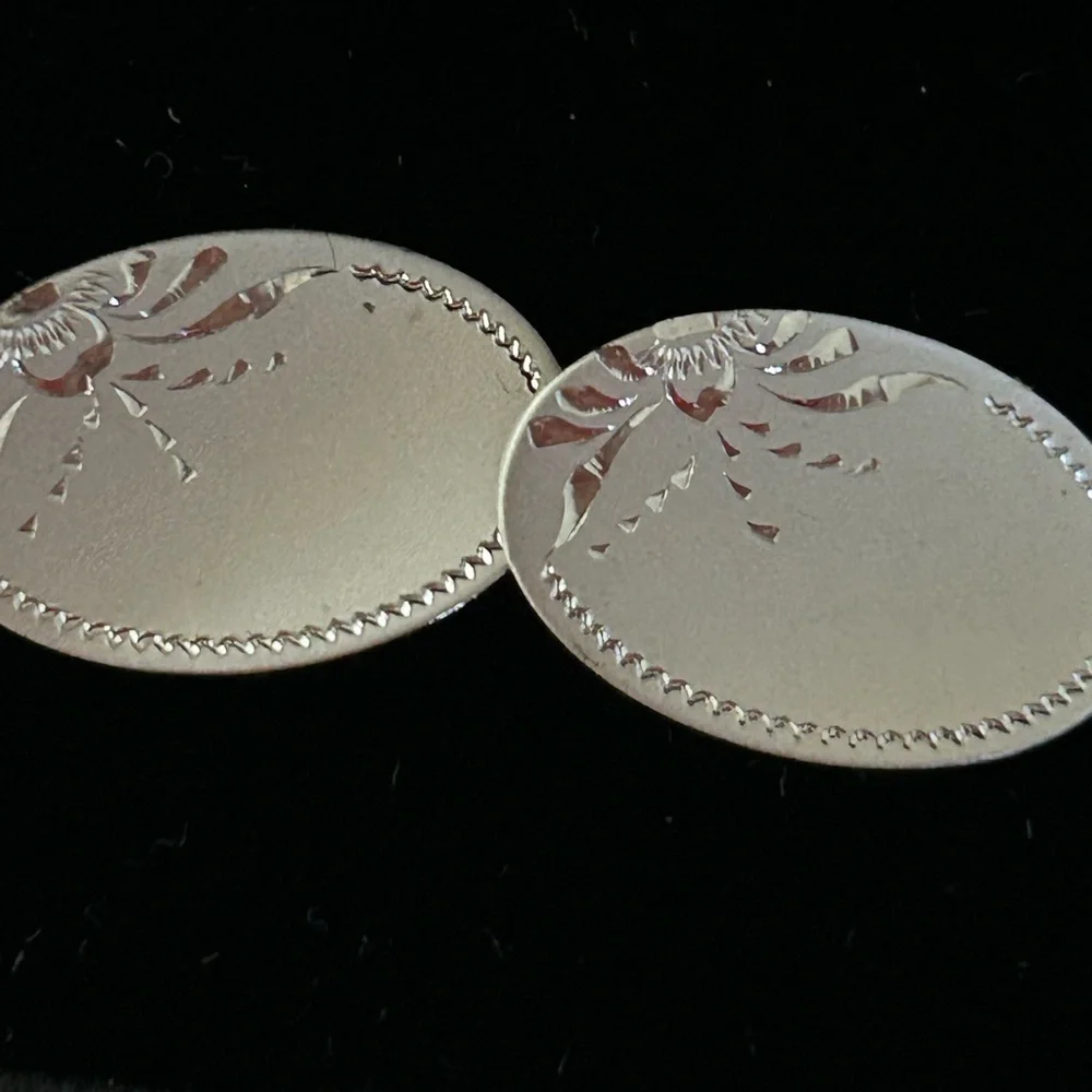 Vintage Ross Jewelers Oval Cufflinks Silver Tone Etched with Flower Design